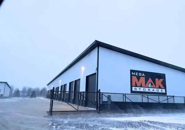 Mega MAK Storage Lake Okoboji, photo 3
